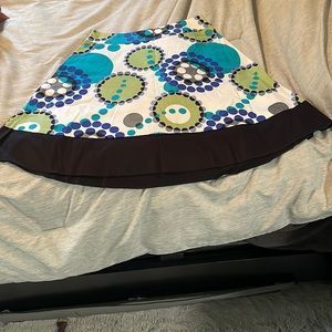 Floral woman’s skirt above knee size 5